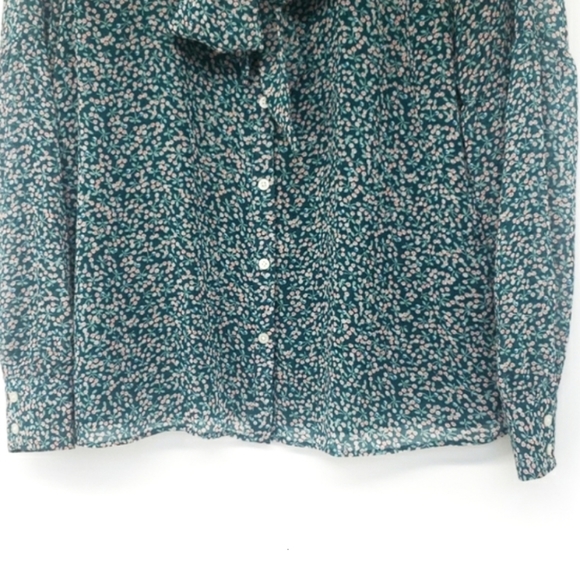 LOFT • Garden Floral Blouse - Picture 3 of 9